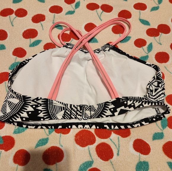 Aztec design halter top bikini top xhilaration D/DD - Picture 5 of 5